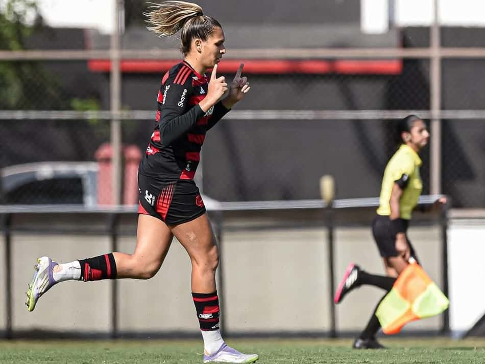 O Flamengo venceu o Búzios por 18 a 0 na estreia do Carioca Feminino 2025 (Foto: Reprodução Instagram/@flamengofutebolfeminino)