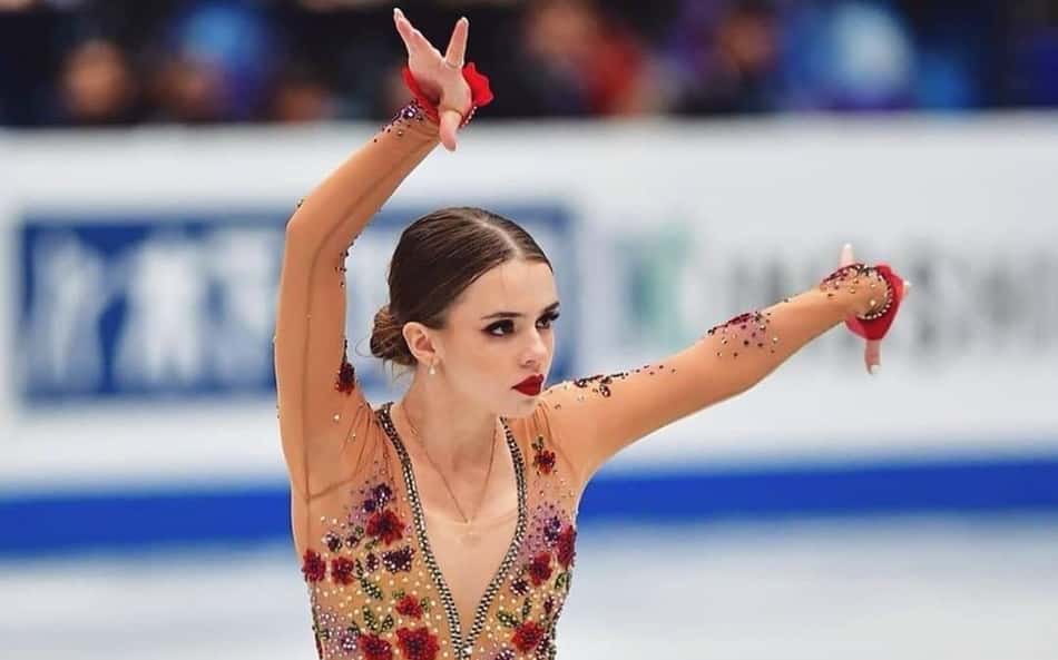 COB Expo: Isadora Williams inaugura pista de gelo da Arena de Inverno