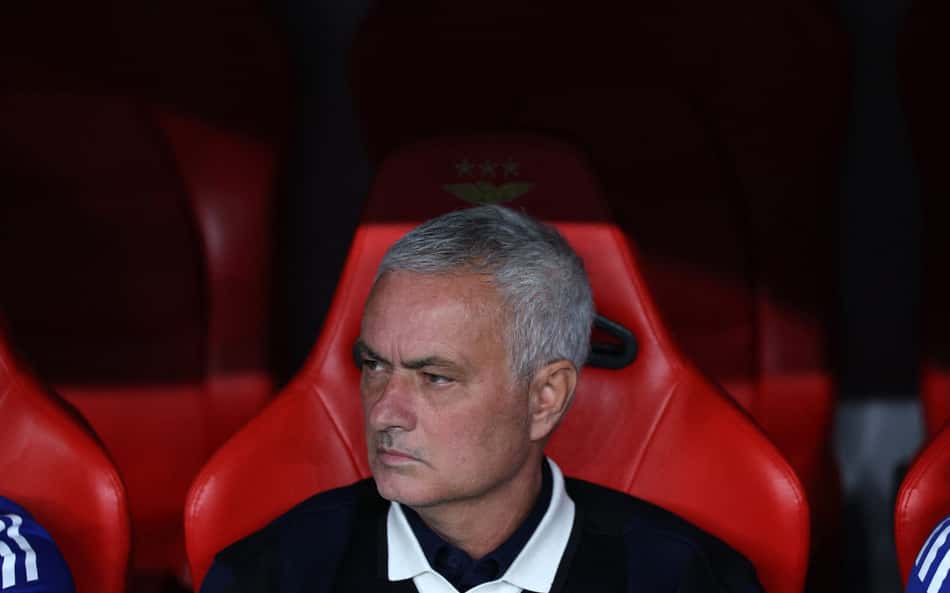 Mourinho rebate imprensa: 'Na minha pior fase, cheguei a duas finais europeias'