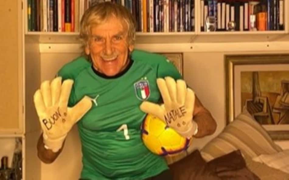Goleiro de 83 anos retorna aos campos e revela segredo: 'Inclui sexo'