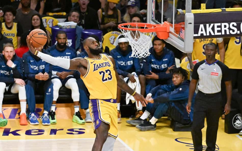 Lesão tira LeBron James de treino do Lakers na NBA