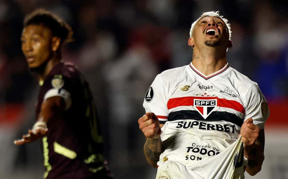 Rivais não perdoam São Paulo após eliminação na Libertadores; veja