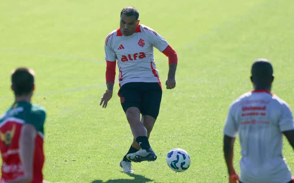 Em meio à turbulência, Internacional tem que achar time para o Gre-Nal