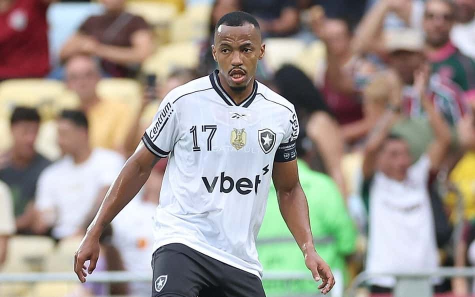 Marlon Freitas lamenta derrota do Botafogo para o Fluminense: 'Precisa corrigir'
