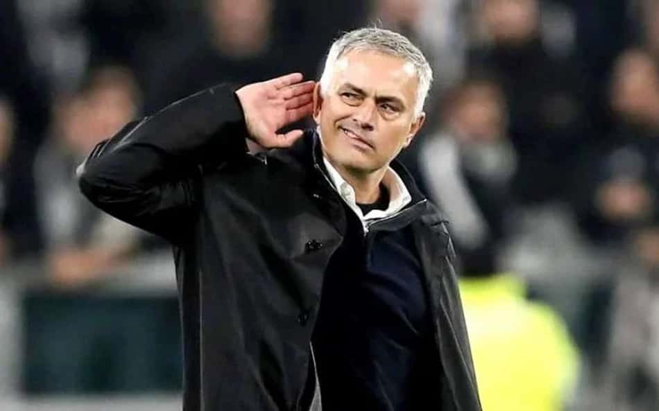 Na mira de gigante europeu, Mourinho manda recado a jornalistas