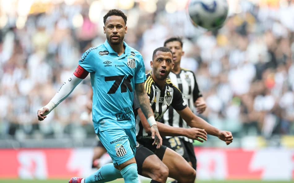 Torcedores reclamam de possível pênalti em Neymar: 'Quase matou'