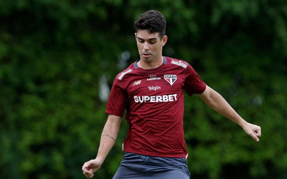 Vai jogar? Oscar treina antes de clássico; veja provável escalação do São Paulo