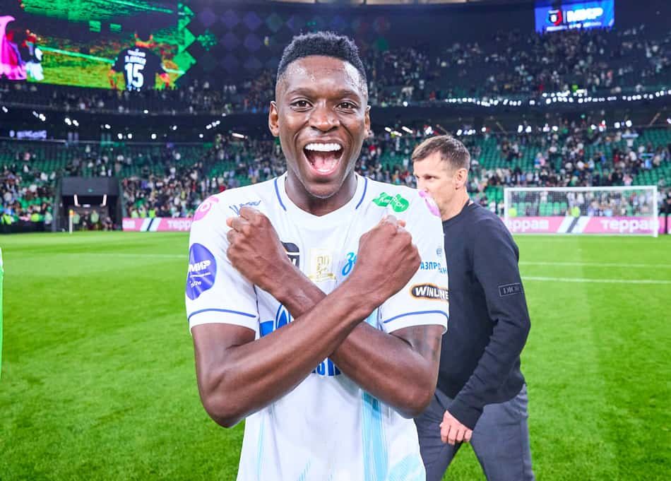 Luiz Henrique, ex-Botafogo, é a grande estrela do Zenit (Foto: Divulgação/Zenit)