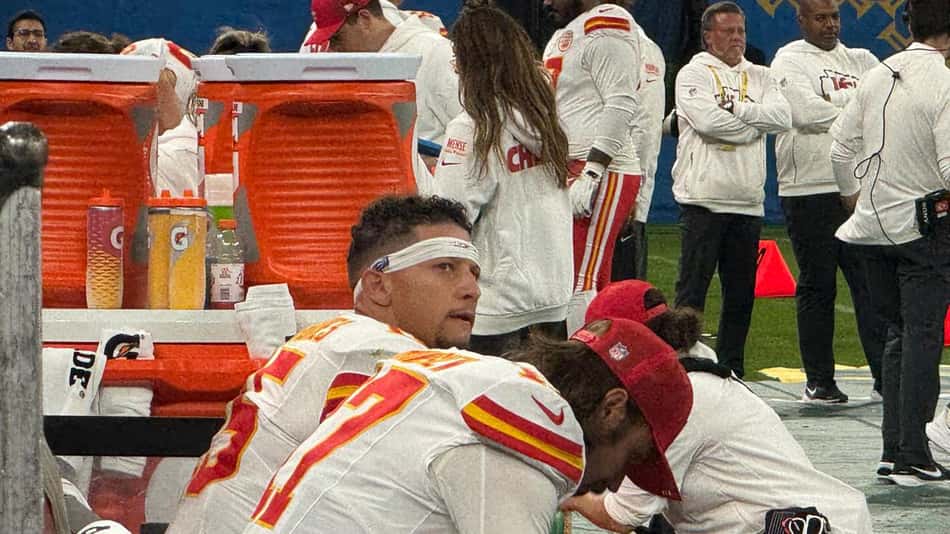 Patrick Mahomes Kansas City Chiefs NFL Brasil Los Angeles Chargers (1)
