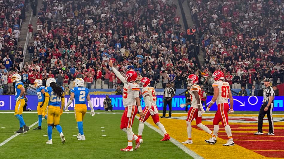 Patrick-Mahomes-NFL-Chargers-Chiefs-Brasil
