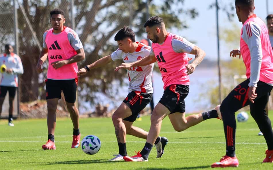 Com Victor Gabriel e Bruno Henrique, Internacional encaminha time