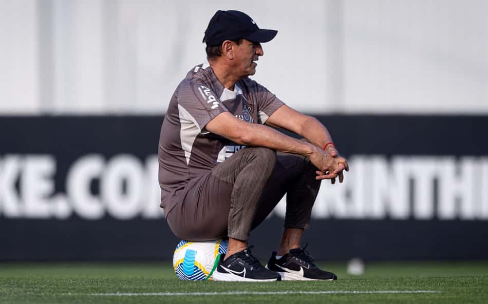 Ramón Díaz e comissão custarão R$ 1,3 milhão ao Internacional