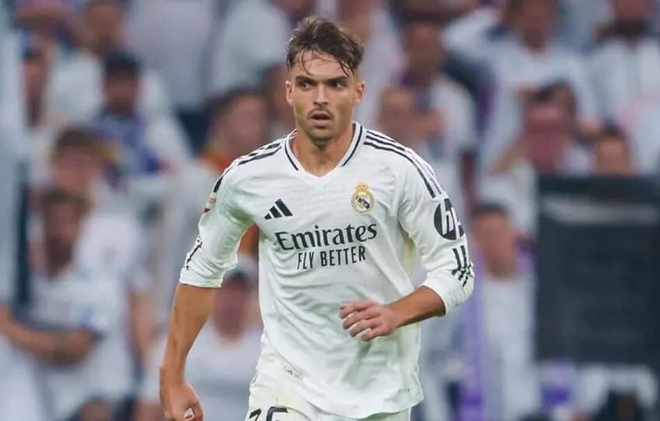 Raúl Asencio em ação pelo Real Madrid