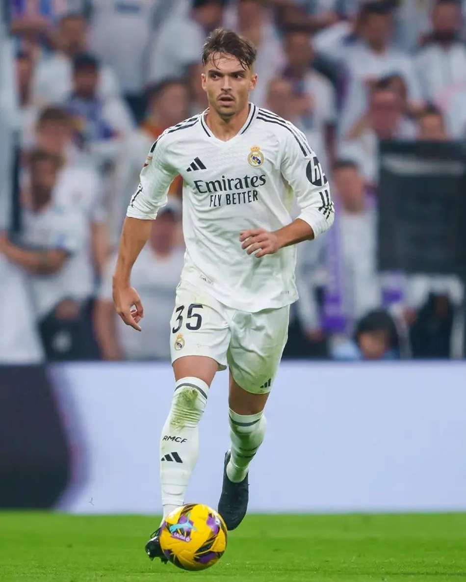 Raúl Asencio em ação pelo Real Madrid (Foto: Reprodução/Instagram)