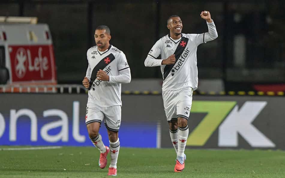 Com Seleção de olho, destaques do Vasco brilham contra o Cruzeiro