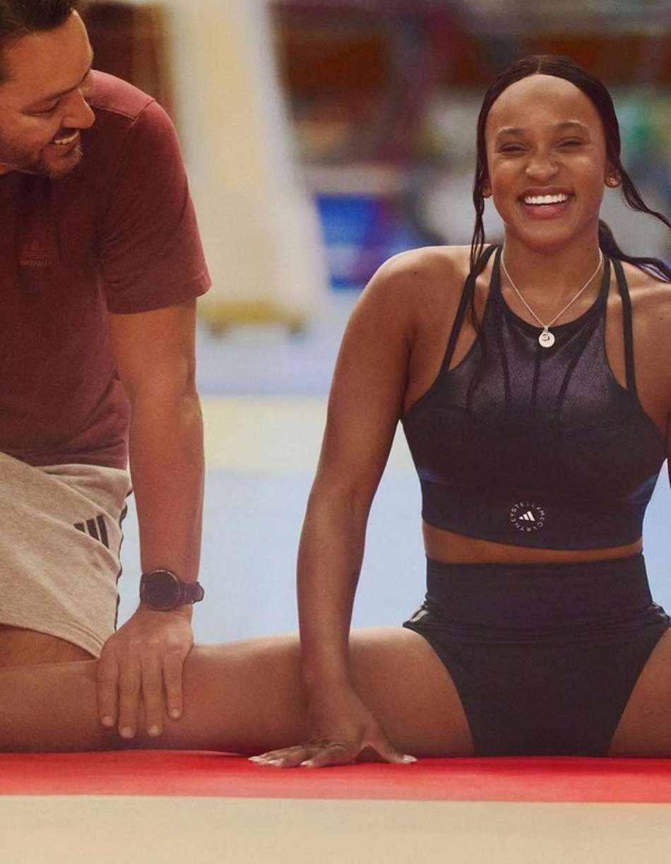 Rebeca Andrade e seu treinador, Xico nos bastidores da gravação (Foto: Reprodução/Instagram)