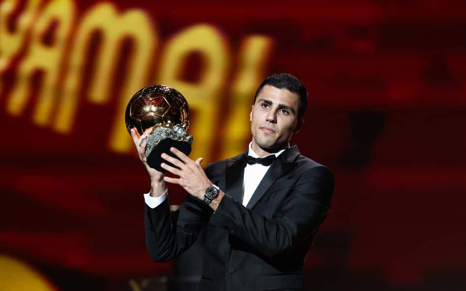 Rodri recebe a Bola de Ouro 2024