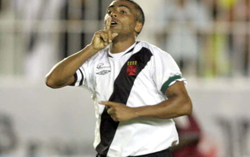 Vasco 3 x 0 Cruzeiro no Brasileirão 2001: hat-trick de Romário em São Januário