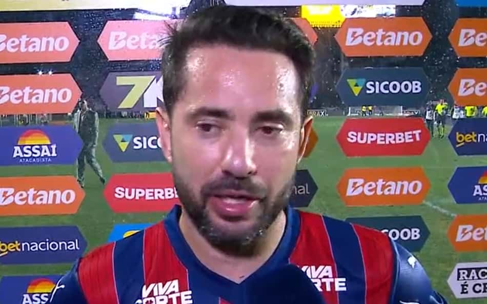 Everton Ribeiro critica arbitragem de Vasco x Bahia: 'Falta critério'