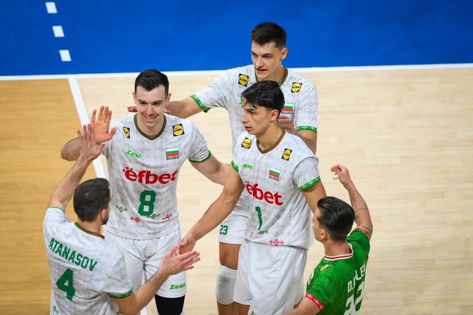Seleção da Bulgária comemora vitória sobre os EUA no Mundial de Vôlei masculino (Foto: Volleyball World)