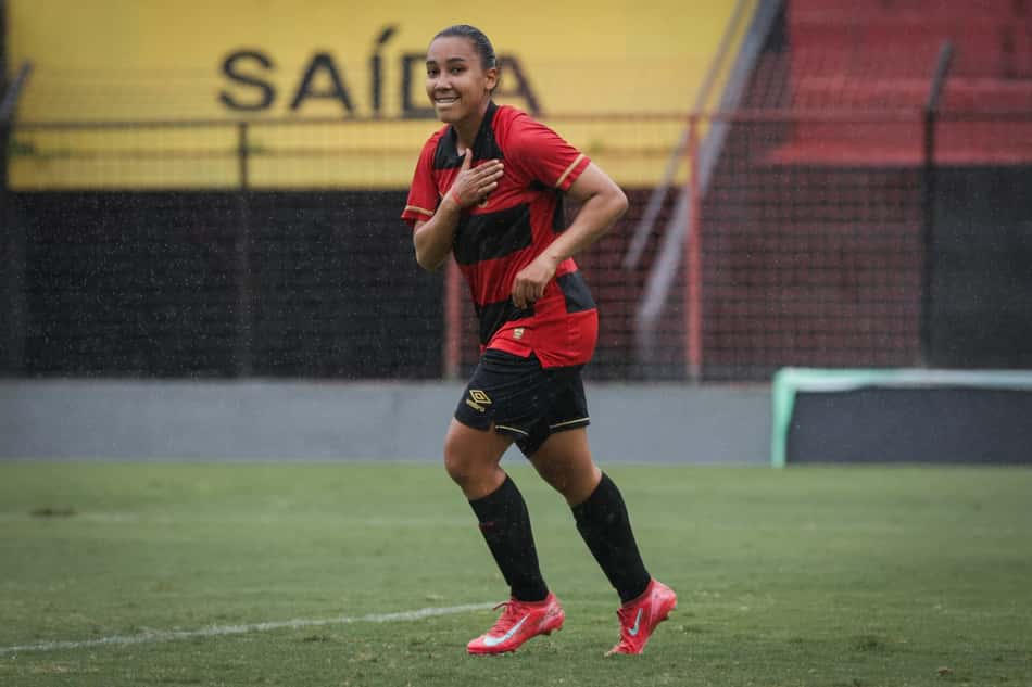 Jogadora do Sport comemora gol contra o Manaus, pela Copa do Brasil Feminina (Foto: Reprodução/Sport)