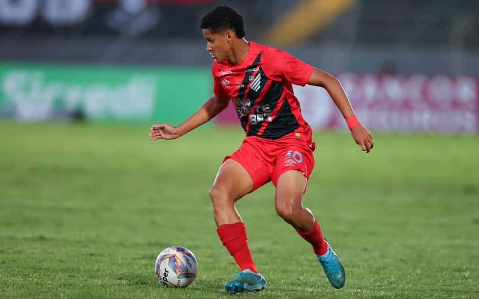 Athletico veta retorno de jovem atacante ao Cruzeiro