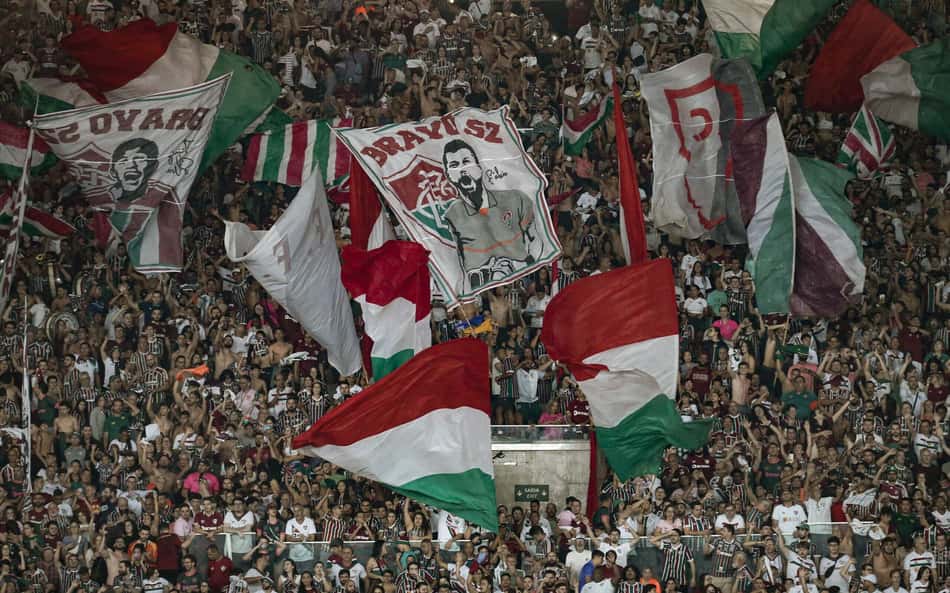 Torcedores criticam titular do Fluminense em eliminação contra o Lanús: 'Só erra'