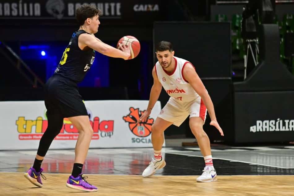 Unión e Brusque no torneio de abertura do NBB (Foto: NBB)