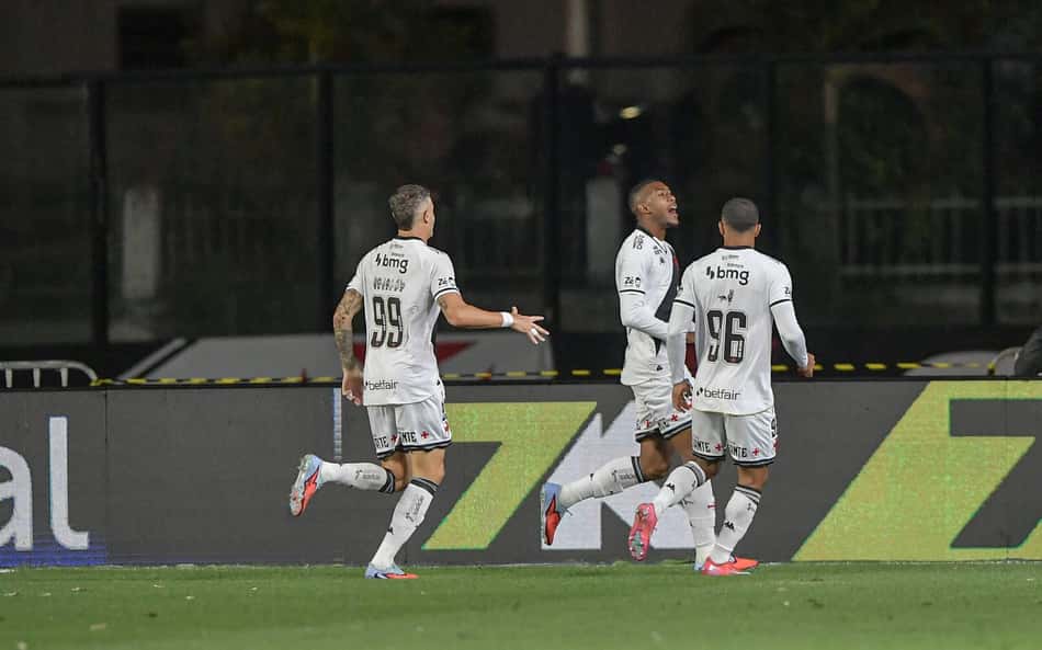 Vasco quebra escritas contra o Cruzeiro e mostra evolução
