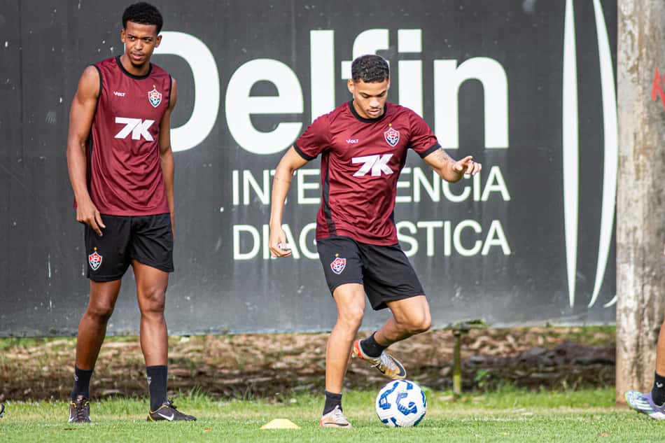 Jogadores do Vitória treinam no Barradão (Foto: Victor Ferreira / EC Vitória)