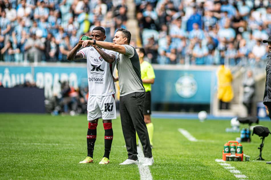 Jair Ventura estreia com derrota contra o Grêmio (Foto: Victor Ferreira / EC Vitória)
