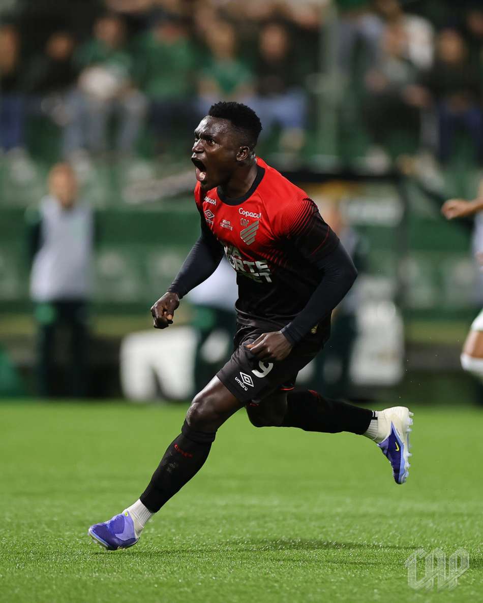 Viveros Chapecoense Athletico gol comemoração Série B