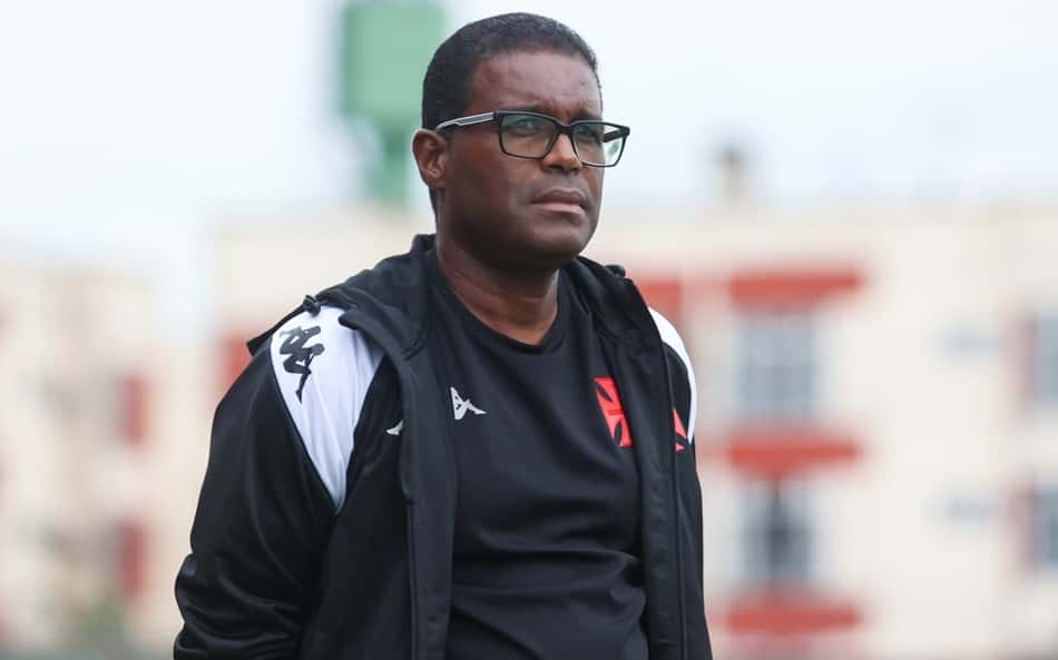 Técnico Cássio Barros celebra temporada positiva no Vasco Sub-17