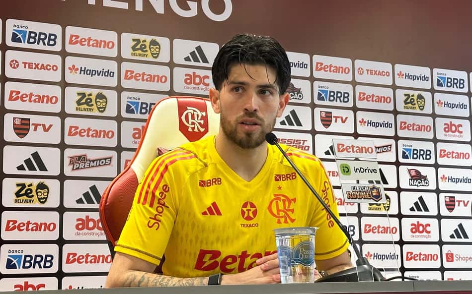 Rossi prevê dificuldade do Flamengo contra o Estudiantes: 'Vamos fazer nosso jogo'
