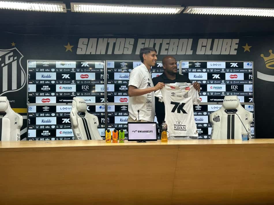 Alexis e Domingos durante apresentação (Foto: Guilherme Lesnok/ LANCE!)
