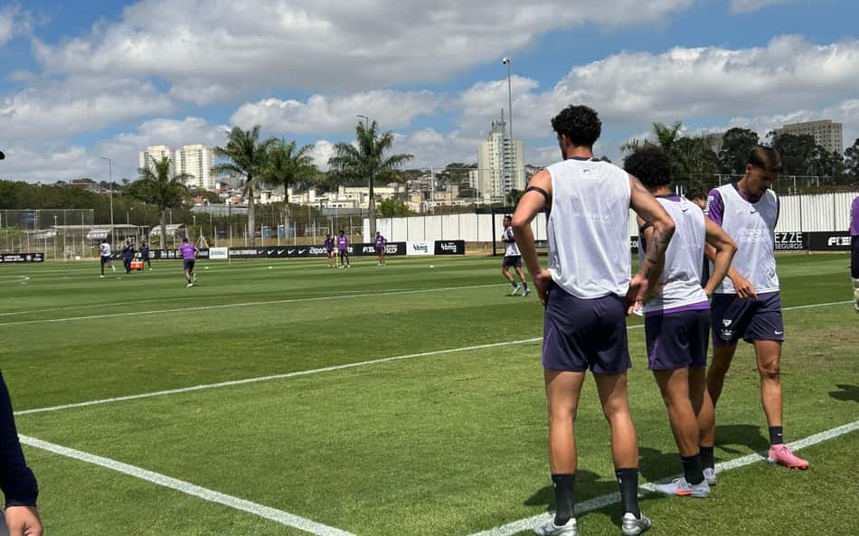 Com desfalques, Corinthians treina com foco em transição ofensiva; Veja vídeo