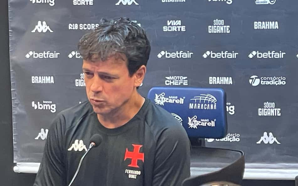 Diniz exalta titular do Vasco após clássico: 'Jogador raríssimo'