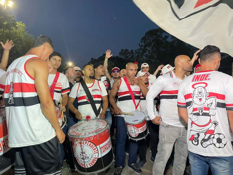 Torcida do São Paulo protesto
