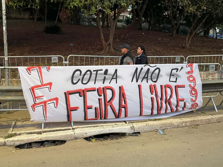 Torcida do São Paulo protesto