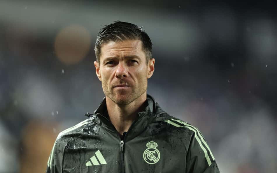 Xabi Alonso durante jogo entre Real Madrid e RB Salzburg, pelo Mundial