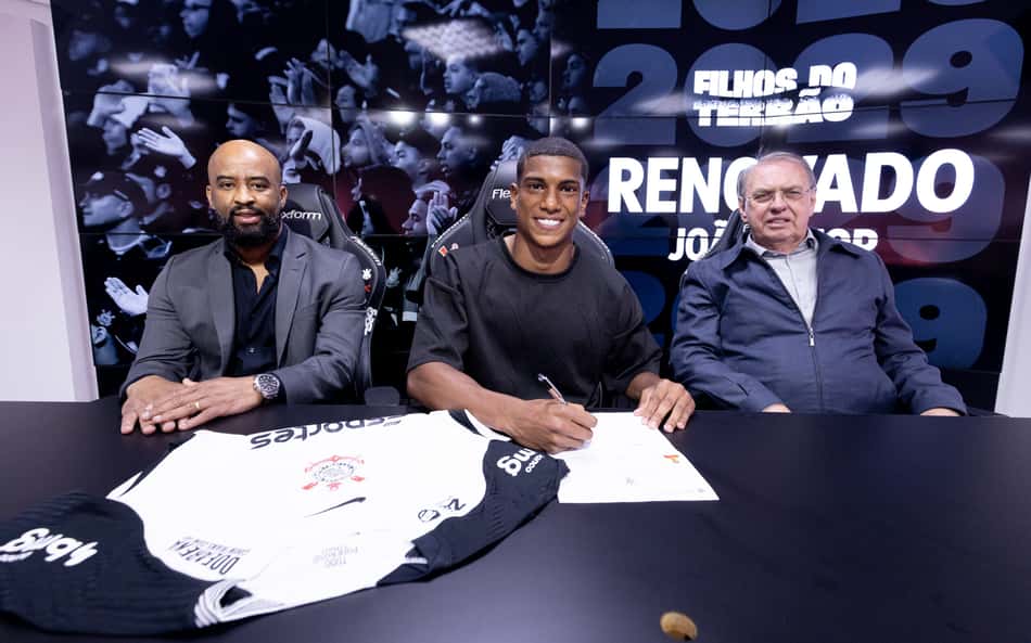 Corinthians acerta renovação de 'Filho do Terrão' até 2029