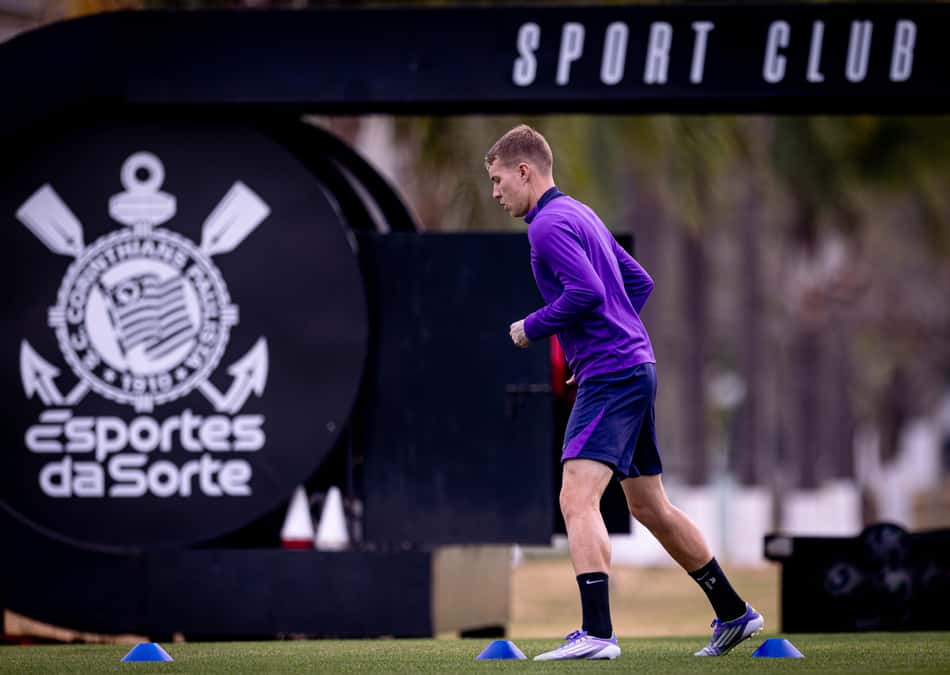Charles participou de treinamento do Corinthians