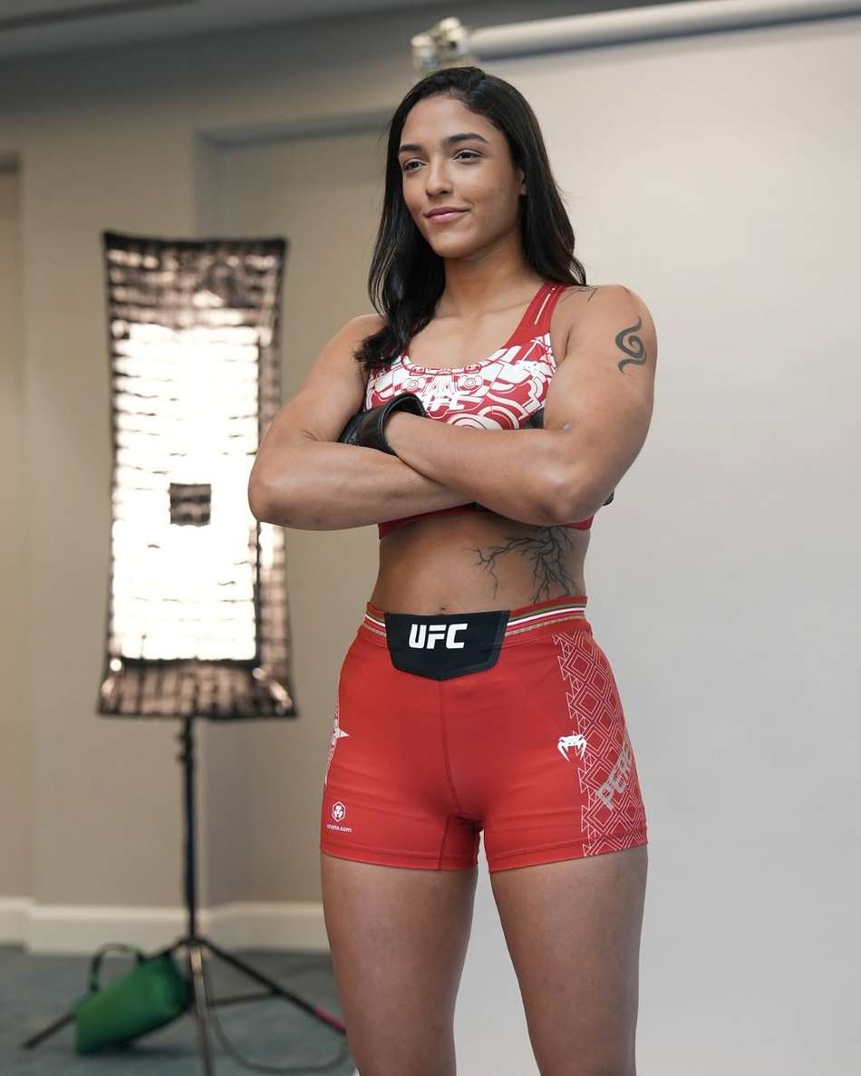Alice Pereira fará história como atleta mais nova do UFC (Foto: Reprodução Instagram)