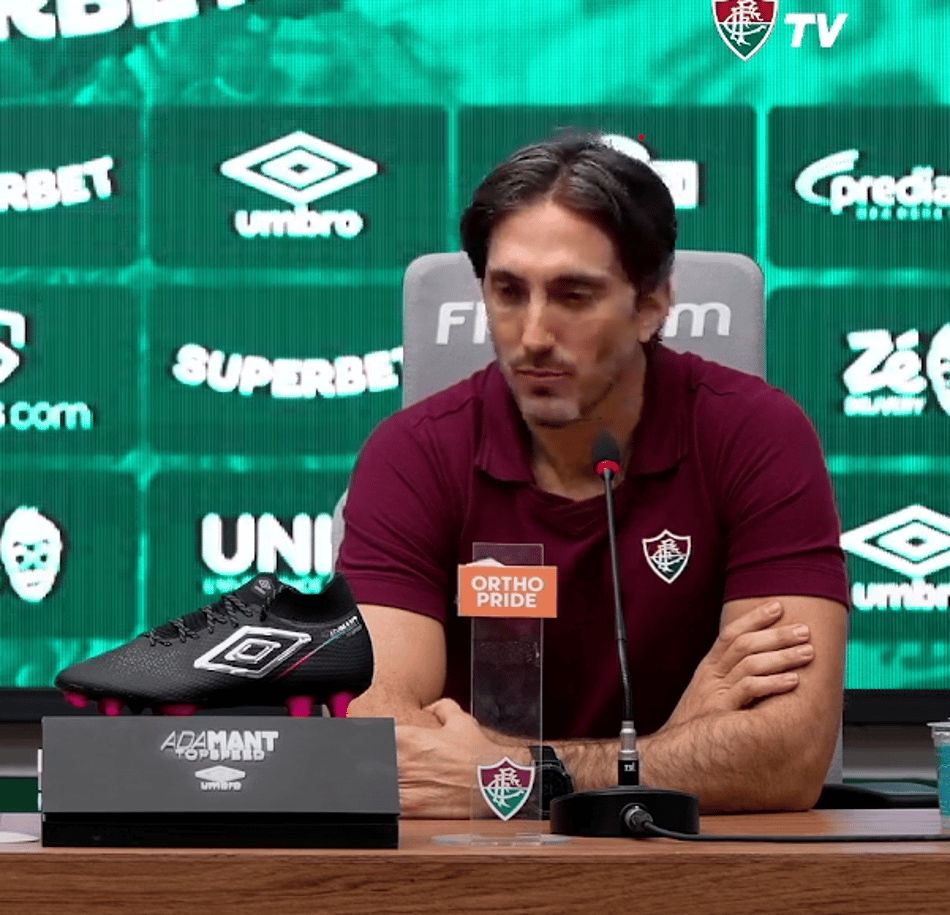Luis Zubeldía foi apresentado no CT Carlos Castilho neste sábado