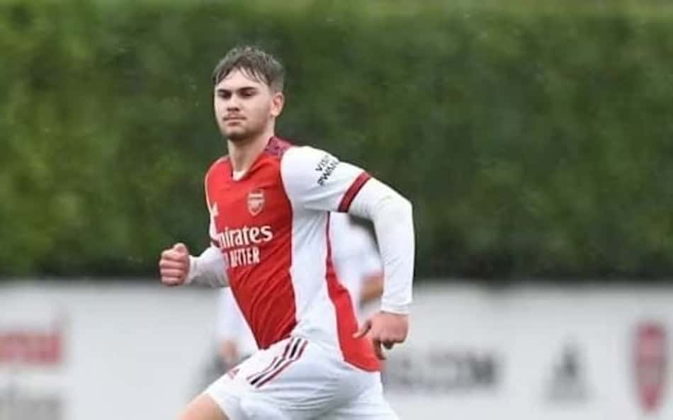 Ex-Arsenal entra em coma induzido após sofrer lesão cerebral
