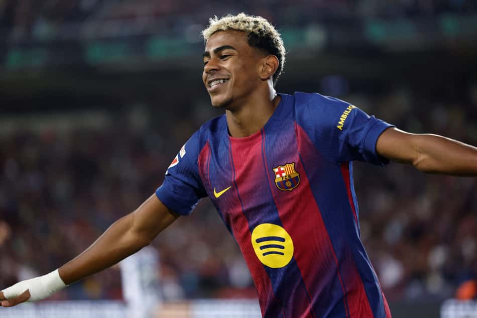 Lamine Yamal em ação pelo Barcelona (Foto: Josep LAGO / AFP)