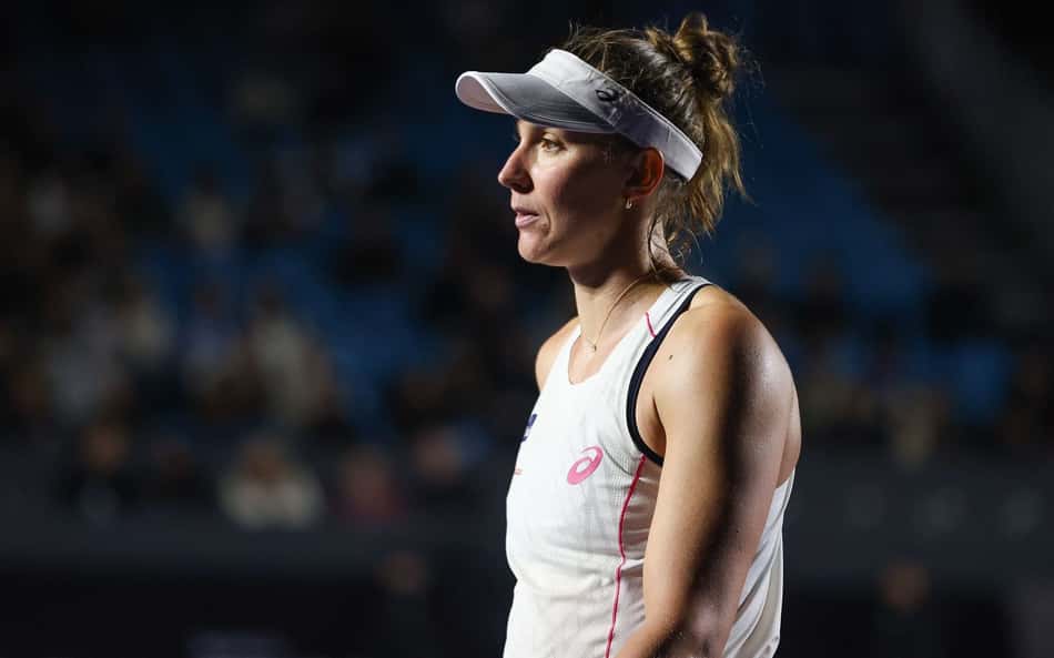 Bia Haddad cai 15 posições; veja novo ranking da WTA