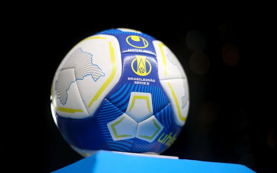 Clube brasileiro demite técnico após oito jogos sem vencer
