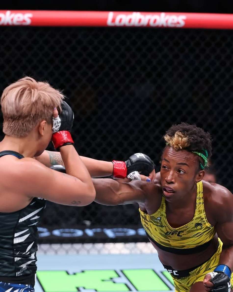 Burguesinha conseguiu mais uma vitória no UFC (Foto: Reprodução Instagram UFC Brasil)