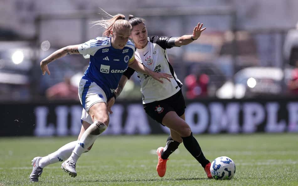 Com recorde de público, Cruzeiro e Corinthians empatam na ida da final do Brasileirão Feminino